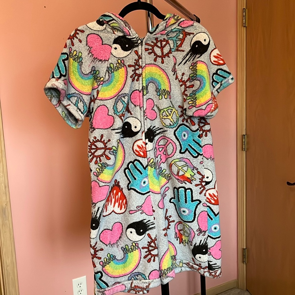 Super cute hoodie pajama romper! S/M 👀